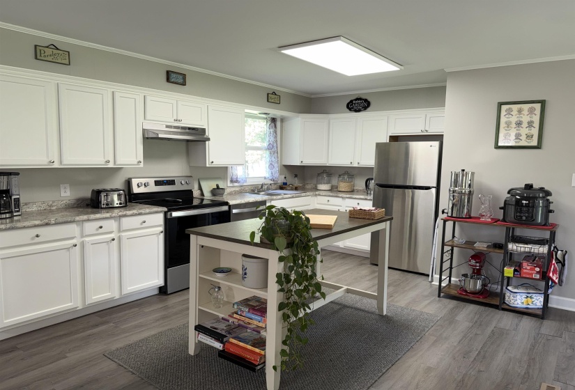 295 CENTRAL AVE, Savannah, Tennessee 38372, 3 Bedroom Bedrooms, 7 Room Rooms,2 BathroomBathrooms,Residential,For Sale,CENTRAL,0,10228895