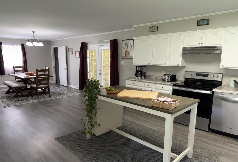 295 CENTRAL AVE, Savannah, Tennessee 38372, 3 Bedroom Bedrooms, 7 Room Rooms,2 BathroomBathrooms,Residential,For Sale,CENTRAL,0,10228895