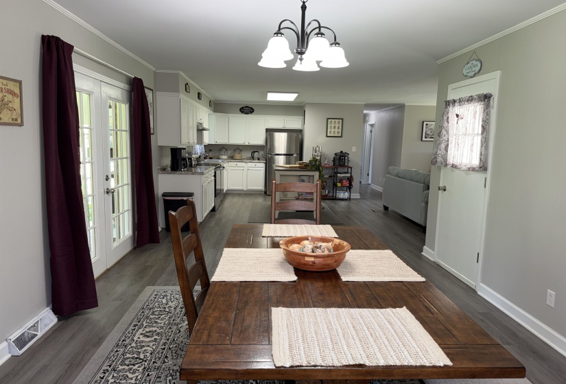 295 CENTRAL AVE, Savannah, Tennessee 38372, 3 Bedroom Bedrooms, 7 Room Rooms,2 BathroomBathrooms,Residential,For Sale,CENTRAL,0,10228895