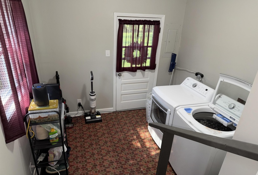 295 CENTRAL AVE, Savannah, Tennessee 38372, 3 Bedroom Bedrooms, 7 Room Rooms,2 BathroomBathrooms,Residential,For Sale,CENTRAL,0,10228895