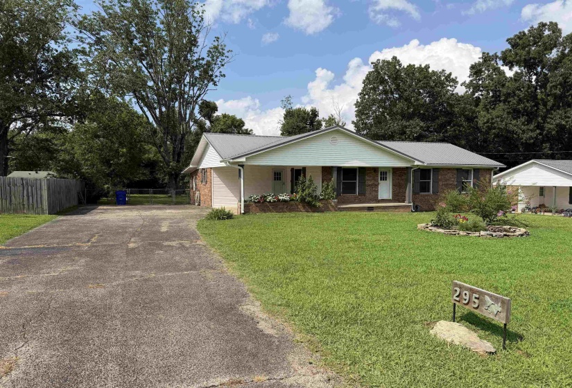 295 CENTRAL AVE, Savannah, Tennessee 38372, 3 Bedroom Bedrooms, 7 Room Rooms,2 BathroomBathrooms,Residential,For Sale,CENTRAL,0,10228895