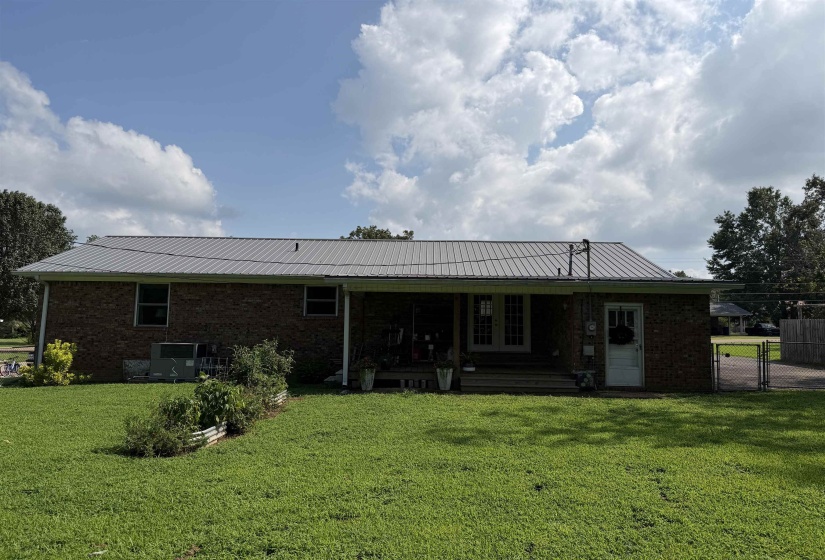 295 CENTRAL AVE, Savannah, Tennessee 38372, 3 Bedroom Bedrooms, 7 Room Rooms,2 BathroomBathrooms,Residential,For Sale,CENTRAL,0,10228895