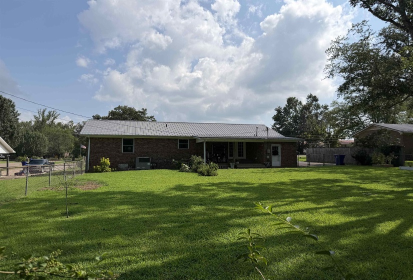 295 CENTRAL AVE, Savannah, Tennessee 38372, 3 Bedroom Bedrooms, 7 Room Rooms,2 BathroomBathrooms,Residential,For Sale,CENTRAL,0,10228895