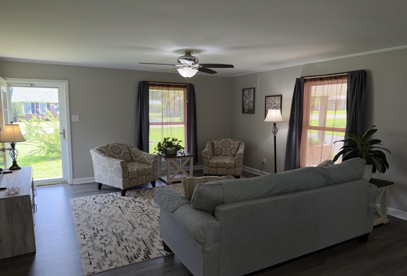 295 CENTRAL AVE, Savannah, Tennessee 38372, 3 Bedroom Bedrooms, 7 Room Rooms,2 BathroomBathrooms,Residential,For Sale,CENTRAL,0,10228895