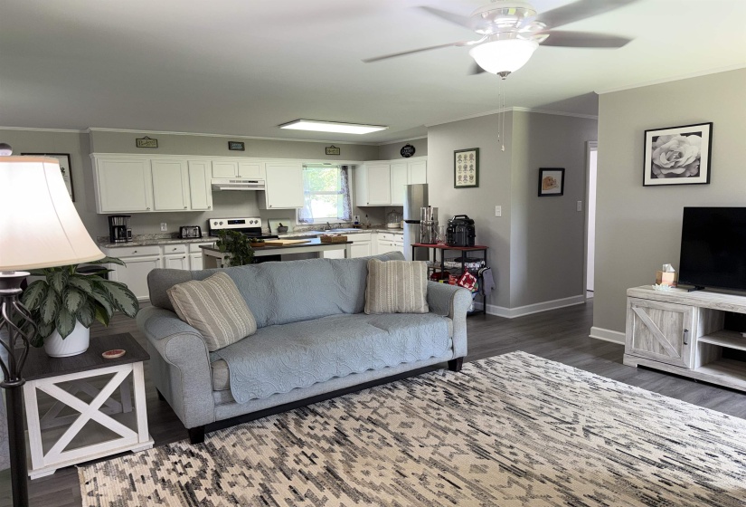 295 CENTRAL AVE, Savannah, Tennessee 38372, 3 Bedroom Bedrooms, 7 Room Rooms,2 BathroomBathrooms,Residential,For Sale,CENTRAL,0,10228895