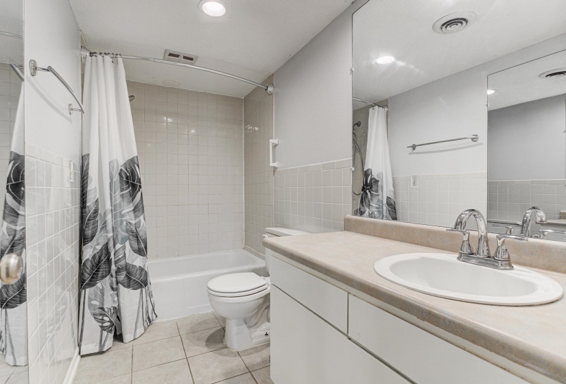 5845 PARK AVE, Memphis, Tennessee 38119, 2 Bedroom Bedrooms, 5 Room Rooms,1.1 BathroomBathrooms,Residential,For Sale,PARK,0,10228898
