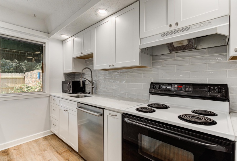 5845 PARK AVE, Memphis, Tennessee 38119, 2 Bedroom Bedrooms, 5 Room Rooms,1.1 BathroomBathrooms,Residential,For Sale,PARK,0,10228898