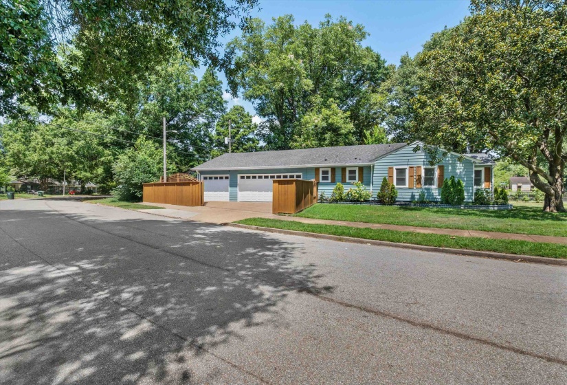 1305 GHERALD ST, Memphis, Tennessee 38108, 4 Bedroom Bedrooms, 7 Room Rooms,3.1 BathroomBathrooms,Residential,For Sale,GHERALD,0,10228845