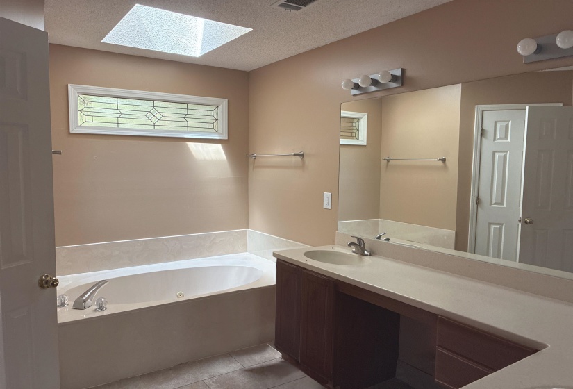 8534 SHADY TRAIL CV, Memphis, Tennessee 38018, 5 Bedroom Bedrooms, 9 Room Rooms,3 BathroomBathrooms,Residential,For Sale,SHADY TRAIL,0,10228846