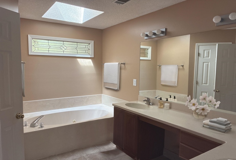 8534 SHADY TRAIL CV, Memphis, Tennessee 38018, 5 Bedroom Bedrooms, 9 Room Rooms,3 BathroomBathrooms,Residential,For Sale,SHADY TRAIL,0,10228846