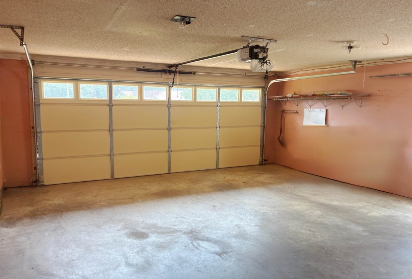 8534 SHADY TRAIL CV, Memphis, Tennessee 38018, 5 Bedroom Bedrooms, 9 Room Rooms,3 BathroomBathrooms,Residential,For Sale,SHADY TRAIL,0,10228846