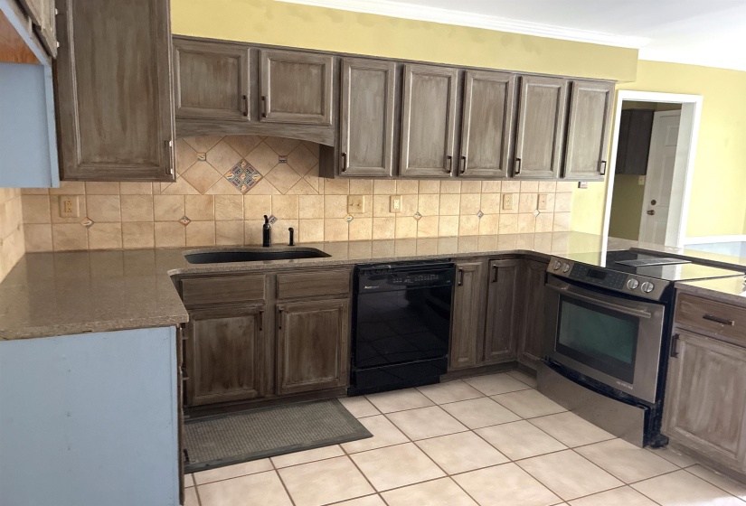 8534 SHADY TRAIL CV, Memphis, Tennessee 38018, 5 Bedroom Bedrooms, 9 Room Rooms,3 BathroomBathrooms,Residential,For Sale,SHADY TRAIL,0,10228846