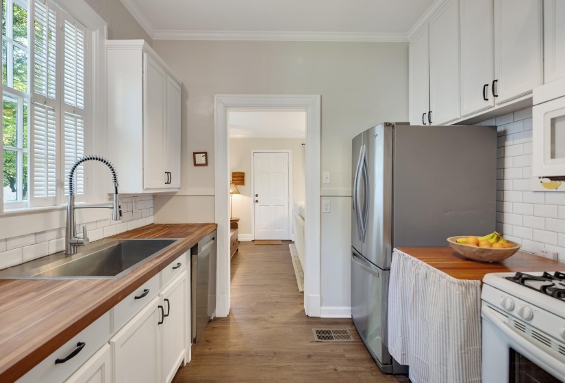 424 ALEXANDER ST, Memphis, Tennessee 38111, 2 Bedroom Bedrooms, 6 Room Rooms,1 BathroomBathrooms,Residential,For Sale,ALEXANDER,0,10228847