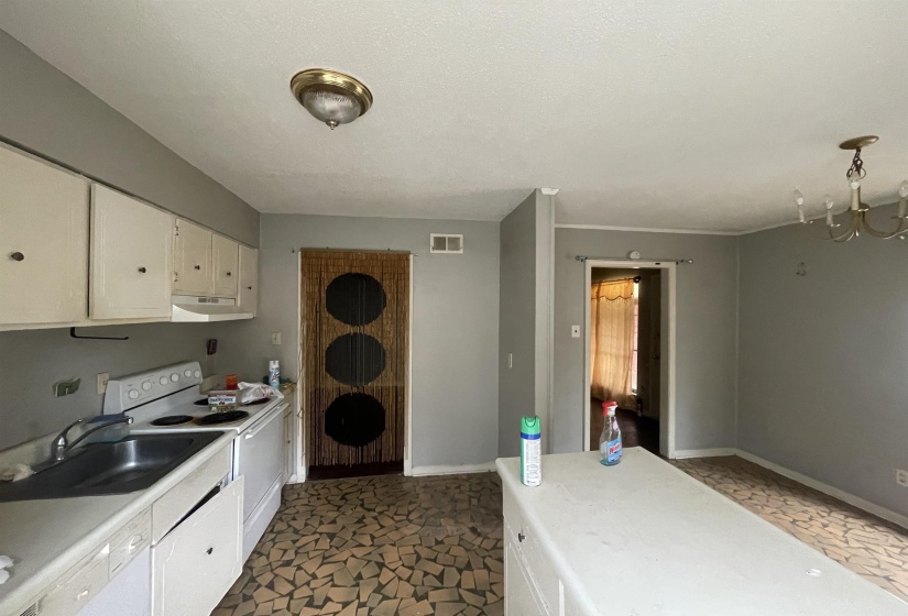 5573 APPLE BLOSSOM DR, Memphis, Tennessee 38115, 4 Bedroom Bedrooms, 10 Room Rooms,2.2 BathroomBathrooms,Residential,For Sale,APPLE BLOSSOM,0,10228850
