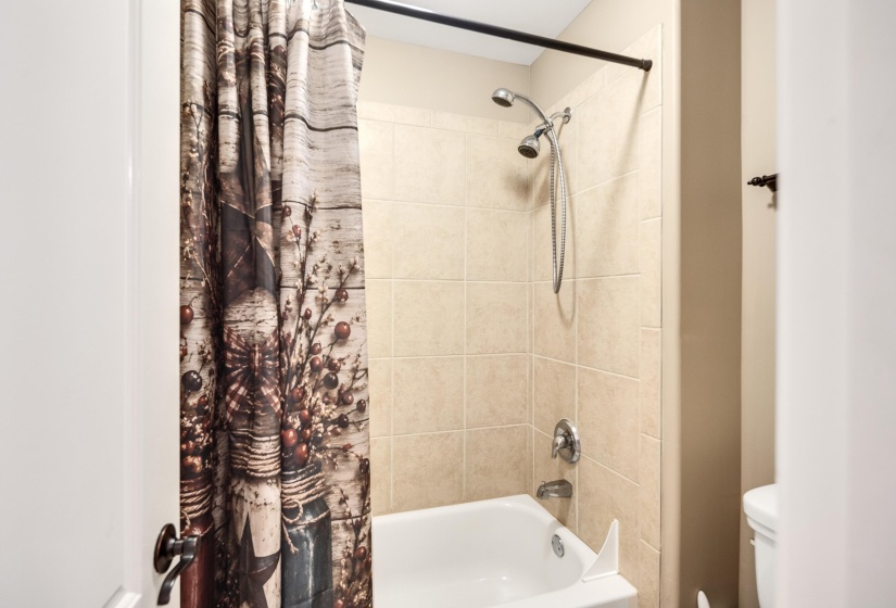 65 WHISPERING MEADOWS DR, Oakland, Tennessee 38060, 5 Bedroom Bedrooms, 5 Room Rooms,3 BathroomBathrooms,Residential,For Sale,WHISPERING MEADOWS,0,10228852