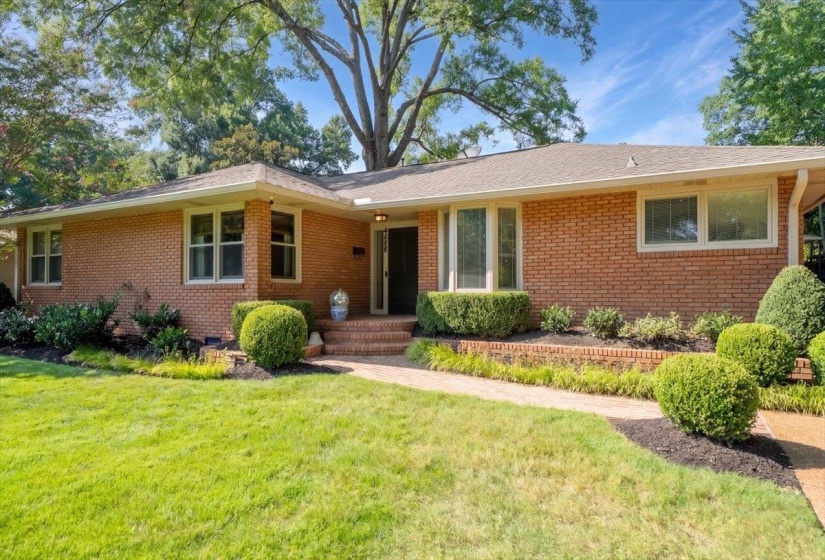 4688 CROSSOVER LN, Memphis, Tennessee 38117, 3 Bedroom Bedrooms, 7 Room Rooms,2.1 BathroomBathrooms,Residential,For Sale,CROSSOVER,0,10228859