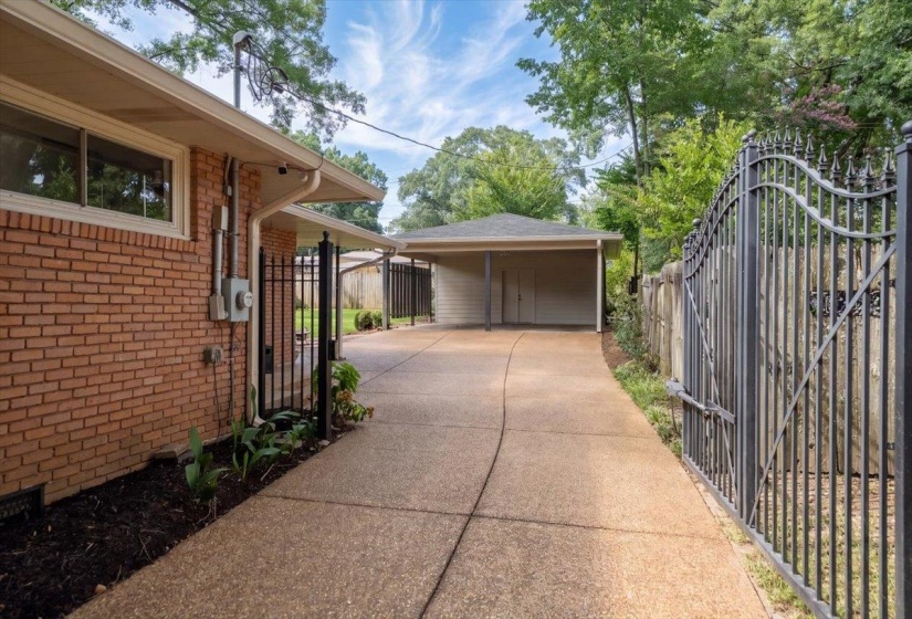4688 CROSSOVER LN, Memphis, Tennessee 38117, 3 Bedroom Bedrooms, 7 Room Rooms,2.1 BathroomBathrooms,Residential,For Sale,CROSSOVER,0,10228859
