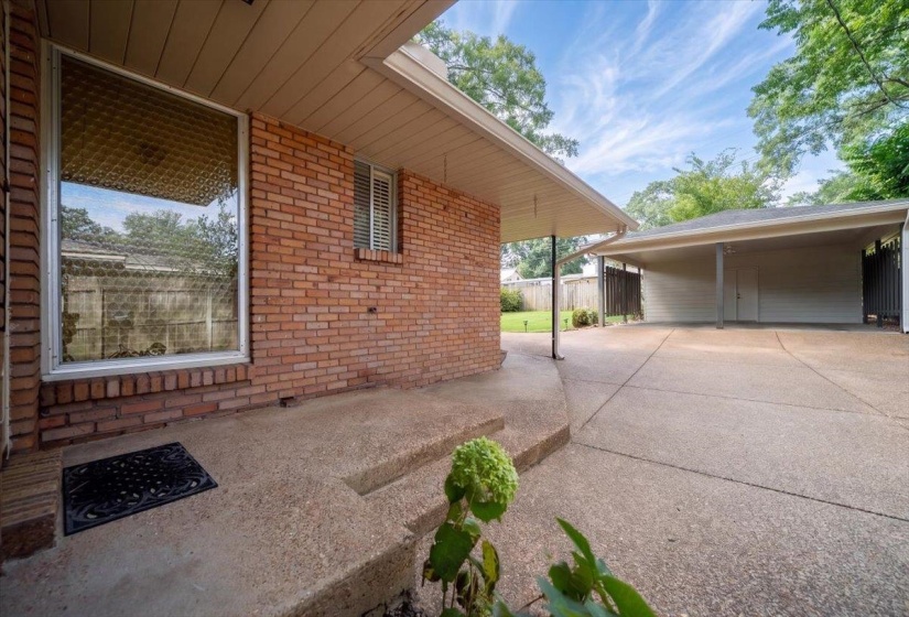 4688 CROSSOVER LN, Memphis, Tennessee 38117, 3 Bedroom Bedrooms, 7 Room Rooms,2.1 BathroomBathrooms,Residential,For Sale,CROSSOVER,0,10228859