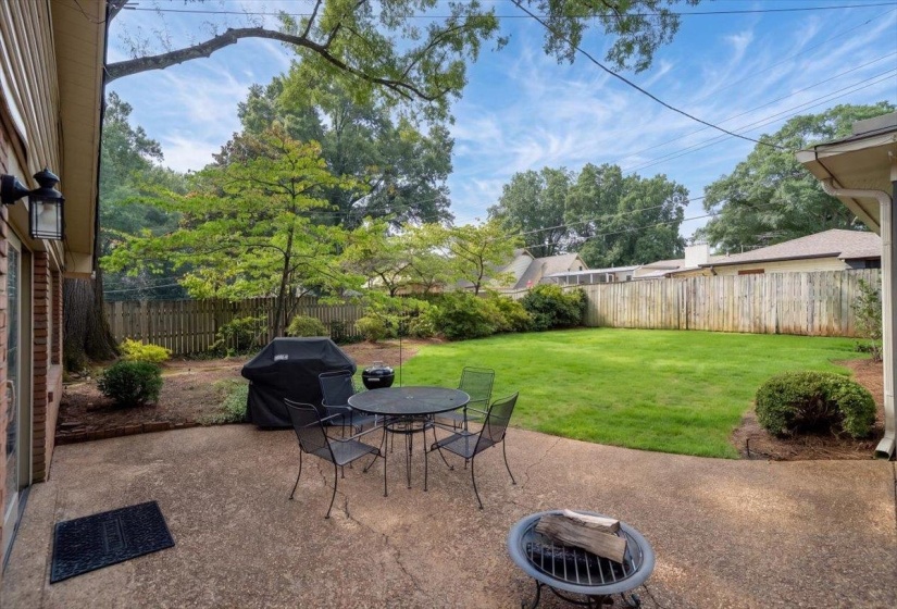 4688 CROSSOVER LN, Memphis, Tennessee 38117, 3 Bedroom Bedrooms, 7 Room Rooms,2.1 BathroomBathrooms,Residential,For Sale,CROSSOVER,0,10228859