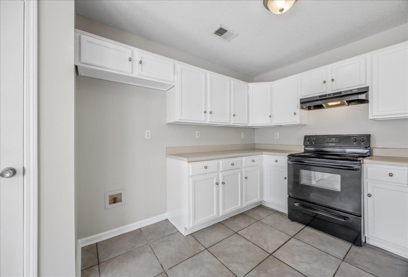 6943 COUNTRY WALK DR, Cordova, Tennessee 38018, 3 Bedroom Bedrooms, 6 Room Rooms,2 BathroomBathrooms,Residential,For Sale,COUNTRY WALK,0,10228870