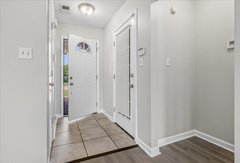 6943 COUNTRY WALK DR, Cordova, Tennessee 38018, 3 Bedroom Bedrooms, 6 Room Rooms,2 BathroomBathrooms,Residential,For Sale,COUNTRY WALK,0,10228870