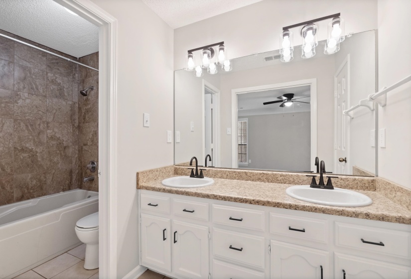7722 IVY MIST CV, Memphis, Tennessee 38016, 4 Bedroom Bedrooms, 9 Room Rooms,2 BathroomBathrooms,Residential,For Sale,IVY MIST,0,10228874