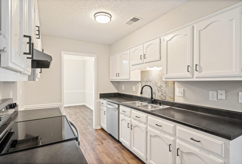 7722 IVY MIST CV, Memphis, Tennessee 38016, 4 Bedroom Bedrooms, 9 Room Rooms,2 BathroomBathrooms,Residential,For Sale,IVY MIST,0,10228874