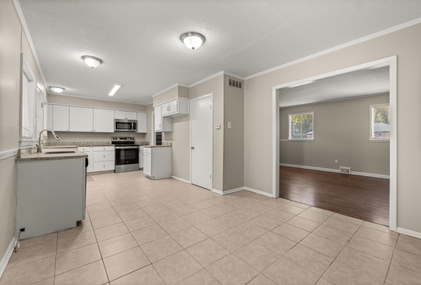 3018 SCOTLAND RD, Memphis, Tennessee 38128, 4 Bedroom Bedrooms, 9 Room Rooms,2 BathroomBathrooms,Residential,For Sale,SCOTLAND,0,10228879