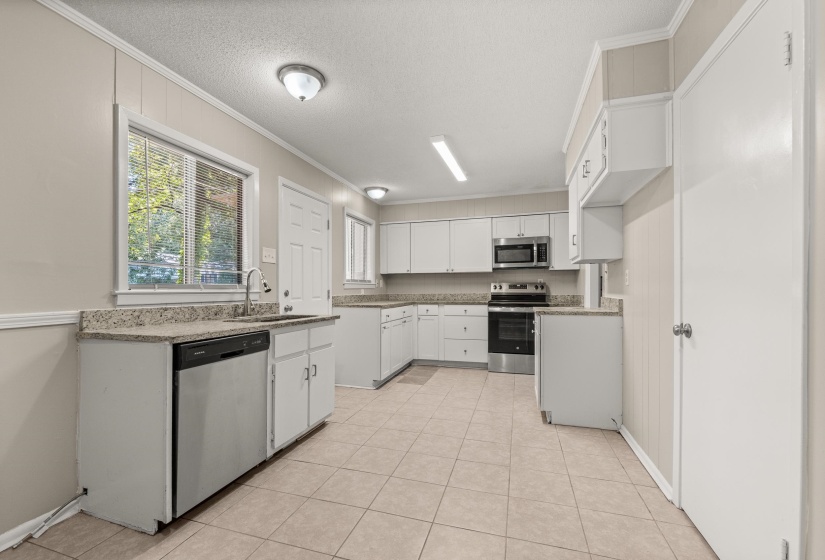 3018 SCOTLAND RD, Memphis, Tennessee 38128, 4 Bedroom Bedrooms, 9 Room Rooms,2 BathroomBathrooms,Residential,For Sale,SCOTLAND,0,10228879