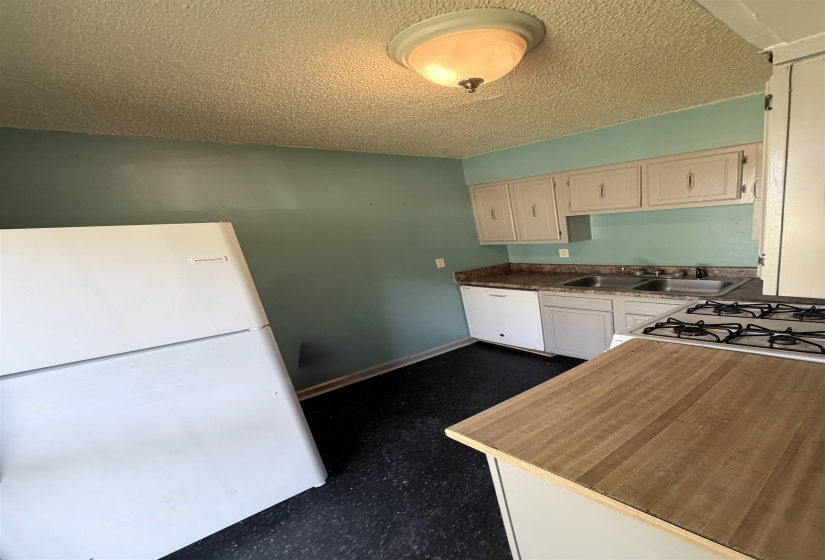 1092 EVERGREEN ST, Memphis, Tennessee 38107, 3 Bedroom Bedrooms, 0 ,2 BathroomBathrooms,Duplexes,For Sale,EVERGREEN,0,10228912