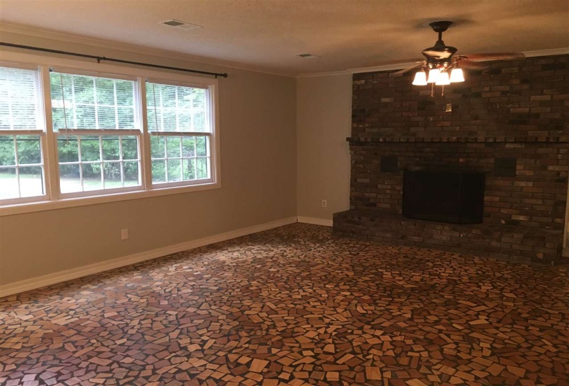 1185 PERKINS TER, Memphis, Tennessee 38117, 4 Bedroom Bedrooms, 9 Room Rooms,2 BathroomBathrooms,Rental Properties,For Sale,PERKINS,0,10228916