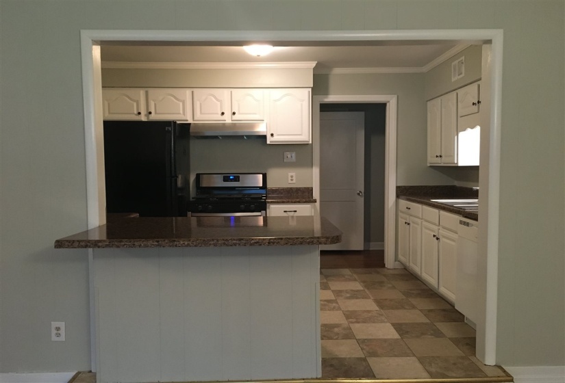 1185 PERKINS TER, Memphis, Tennessee 38117, 4 Bedroom Bedrooms, 9 Room Rooms,2 BathroomBathrooms,Rental Properties,For Sale,PERKINS,0,10228916