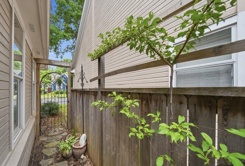 1164 MISTY ISLE DR, Memphis, Tennessee 38103, 3 Bedroom Bedrooms, 3 Room Rooms,2 BathroomBathrooms,Rental Properties,For Sale,MISTY ISLE,0,10228927