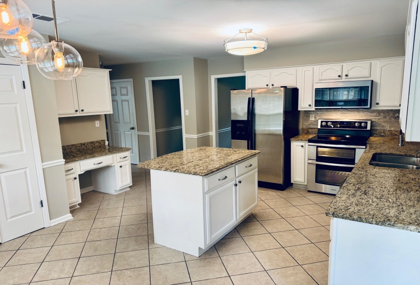 2472 MONTE CARLO DR, Germantown, Tennessee 38139, 4 Bedroom Bedrooms, 10 Room Rooms,2.1 BathroomBathrooms,Rental Properties,For Sale,MONTE CARLO,0,10228934