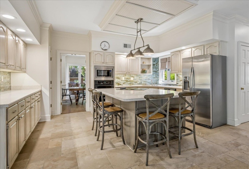 9421 PLANTATION WAY LN, Germantown, Tennessee 38139, 4 Bedroom Bedrooms, 9 Room Rooms,3.1 BathroomBathrooms,Residential,For Sale,PLANTATION WAY,0,10228908