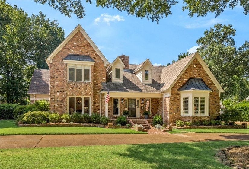 9421 PLANTATION WAY LN, Germantown, Tennessee 38139, 4 Bedroom Bedrooms, 9 Room Rooms,3.1 BathroomBathrooms,Residential,For Sale,PLANTATION WAY,0,10228908