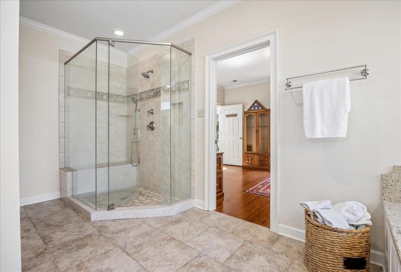 9421 PLANTATION WAY LN, Germantown, Tennessee 38139, 4 Bedroom Bedrooms, 9 Room Rooms,3.1 BathroomBathrooms,Residential,For Sale,PLANTATION WAY,0,10228908