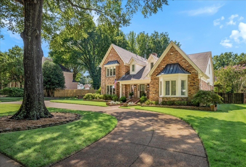 9421 PLANTATION WAY LN, Germantown, Tennessee 38139, 4 Bedroom Bedrooms, 9 Room Rooms,3.1 BathroomBathrooms,Residential,For Sale,PLANTATION WAY,0,10228908