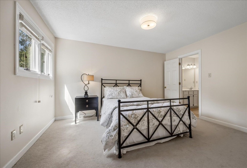 9421 PLANTATION WAY LN, Germantown, Tennessee 38139, 4 Bedroom Bedrooms, 9 Room Rooms,3.1 BathroomBathrooms,Residential,For Sale,PLANTATION WAY,0,10228908
