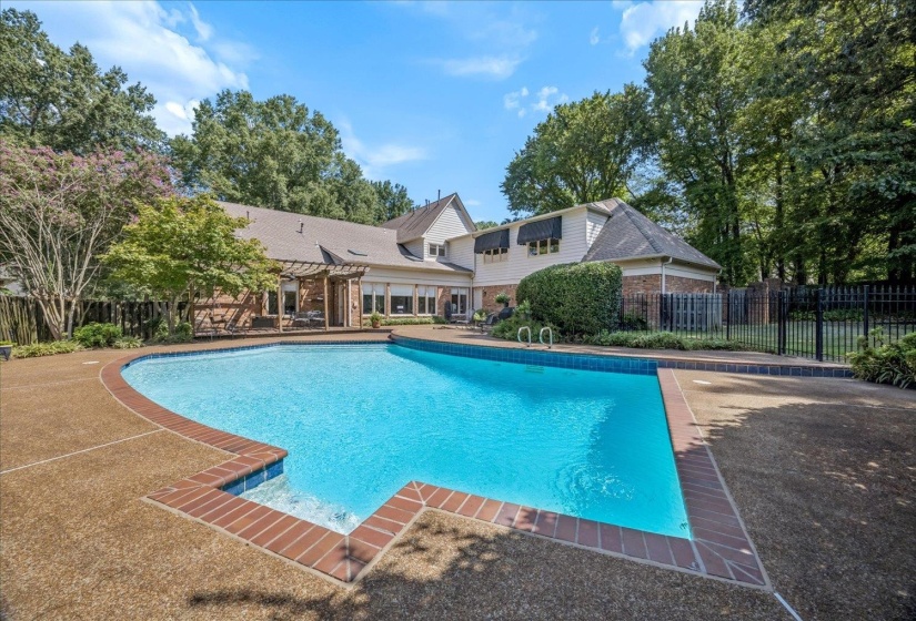 9421 PLANTATION WAY LN, Germantown, Tennessee 38139, 4 Bedroom Bedrooms, 9 Room Rooms,3.1 BathroomBathrooms,Residential,For Sale,PLANTATION WAY,0,10228908