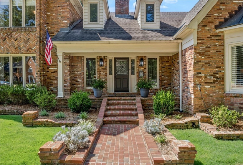 9421 PLANTATION WAY LN, Germantown, Tennessee 38139, 4 Bedroom Bedrooms, 9 Room Rooms,3.1 BathroomBathrooms,Residential,For Sale,PLANTATION WAY,0,10228908