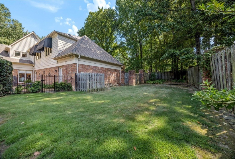 9421 PLANTATION WAY LN, Germantown, Tennessee 38139, 4 Bedroom Bedrooms, 9 Room Rooms,3.1 BathroomBathrooms,Residential,For Sale,PLANTATION WAY,0,10228908