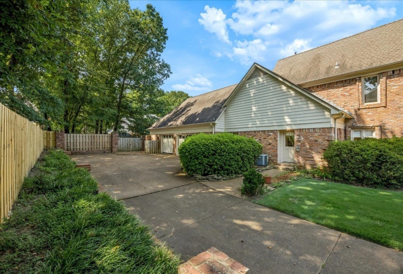 9421 PLANTATION WAY LN, Germantown, Tennessee 38139, 4 Bedroom Bedrooms, 9 Room Rooms,3.1 BathroomBathrooms,Residential,For Sale,PLANTATION WAY,0,10228908