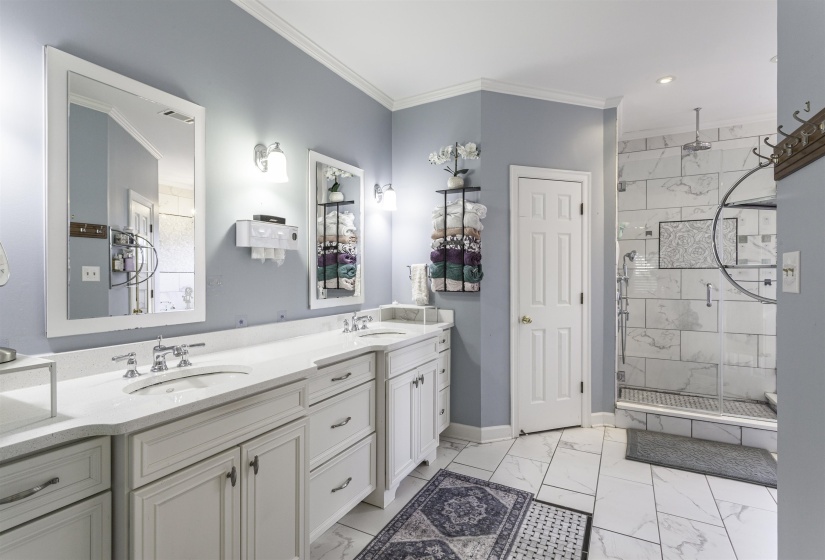 1337 FAIRWAY FOREST DR, Memphis, Tennessee 38016, 5 Bedroom Bedrooms, 9 Room Rooms,3.1 BathroomBathrooms,Residential,For Sale,FAIRWAY FOREST,0,10228911