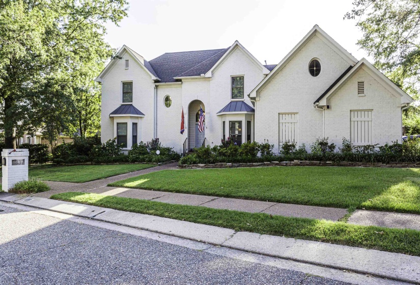 1337 FAIRWAY FOREST DR, Memphis, Tennessee 38016, 5 Bedroom Bedrooms, 9 Room Rooms,3.1 BathroomBathrooms,Residential,For Sale,FAIRWAY FOREST,0,10228911