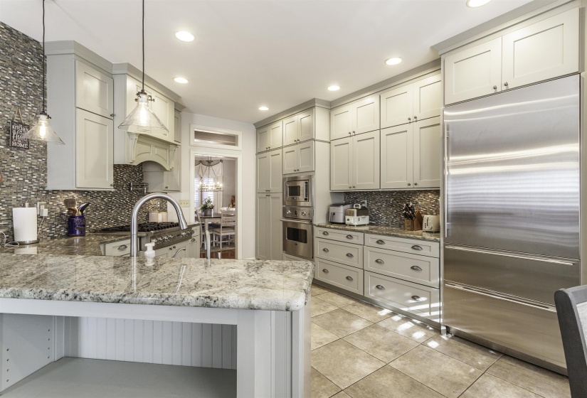 1337 FAIRWAY FOREST DR, Memphis, Tennessee 38016, 5 Bedroom Bedrooms, 9 Room Rooms,3.1 BathroomBathrooms,Residential,For Sale,FAIRWAY FOREST,0,10228911