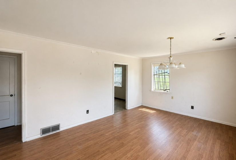 3206 SALTER RD, Memphis, Tennessee 38109, 3 Bedroom Bedrooms, 6 Room Rooms,2 BathroomBathrooms,Residential,For Sale,SALTER,0,10228914
