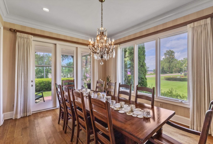 1011 ISLAND PARK DR, Memphis, Tennessee 38103, 4 Bedroom Bedrooms, 9 Room Rooms,3.1 BathroomBathrooms,Residential,For Sale,ISLAND PARK,0,10228920