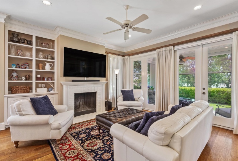 1011 ISLAND PARK DR, Memphis, Tennessee 38103, 4 Bedroom Bedrooms, 9 Room Rooms,3.1 BathroomBathrooms,Residential,For Sale,ISLAND PARK,0,10228920