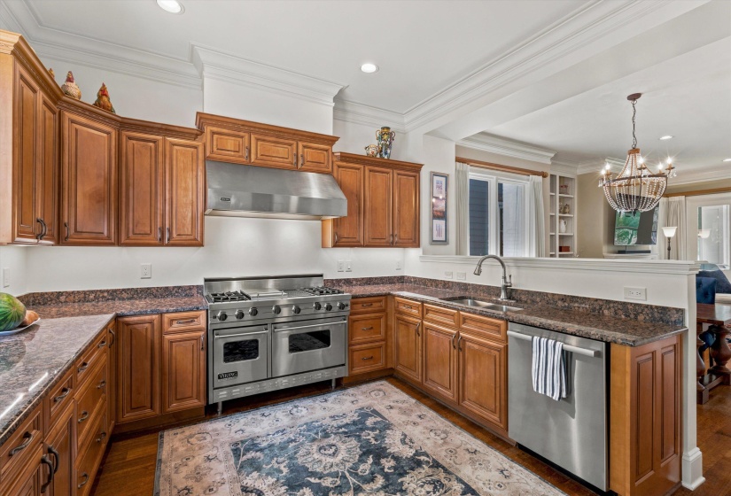 1011 ISLAND PARK DR, Memphis, Tennessee 38103, 4 Bedroom Bedrooms, 9 Room Rooms,3.1 BathroomBathrooms,Residential,For Sale,ISLAND PARK,0,10228920